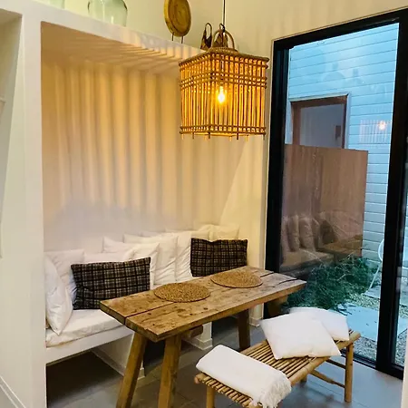 Oscars Retreat 招待所